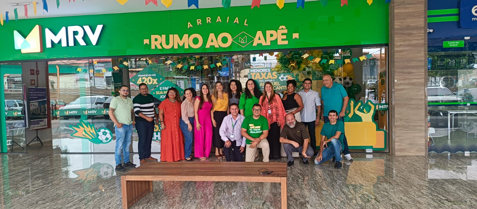Equipe ligaV10 no evento MRV